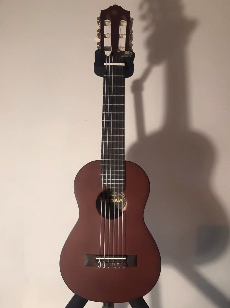 Guitalélé Yamaha GL1 de face | MyGuitare