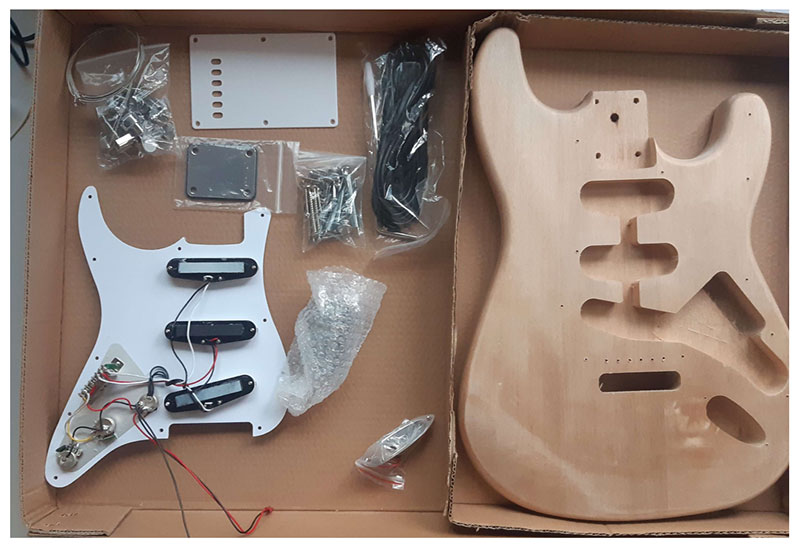 peinture accessoires plastiques guitare en kit stratocaster | MyGuitare